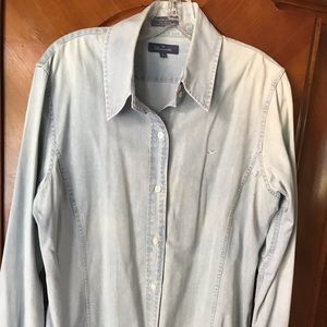 Facionnable French fitted denim shirt